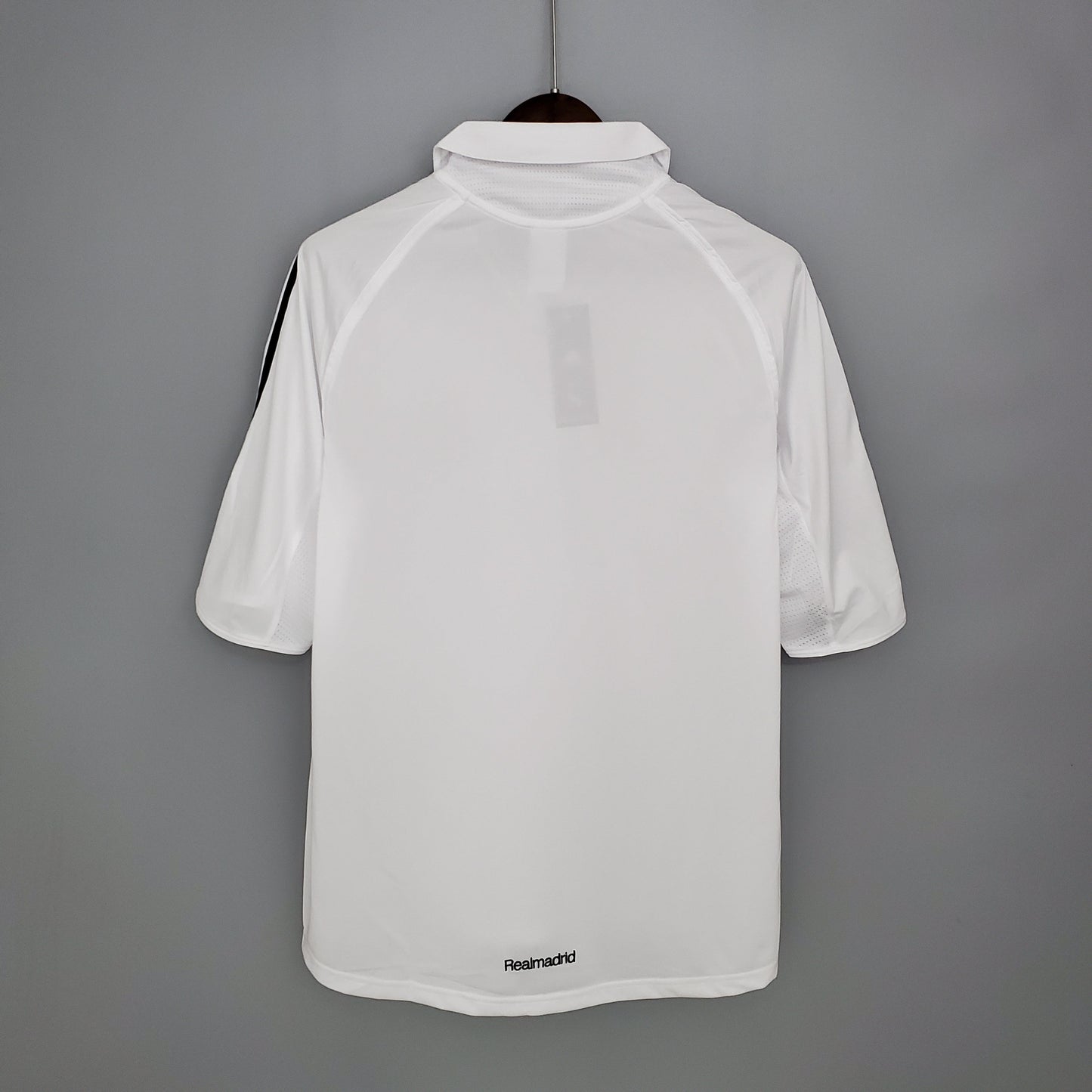 Camisa Retrô Real Madrid 2005/06 I