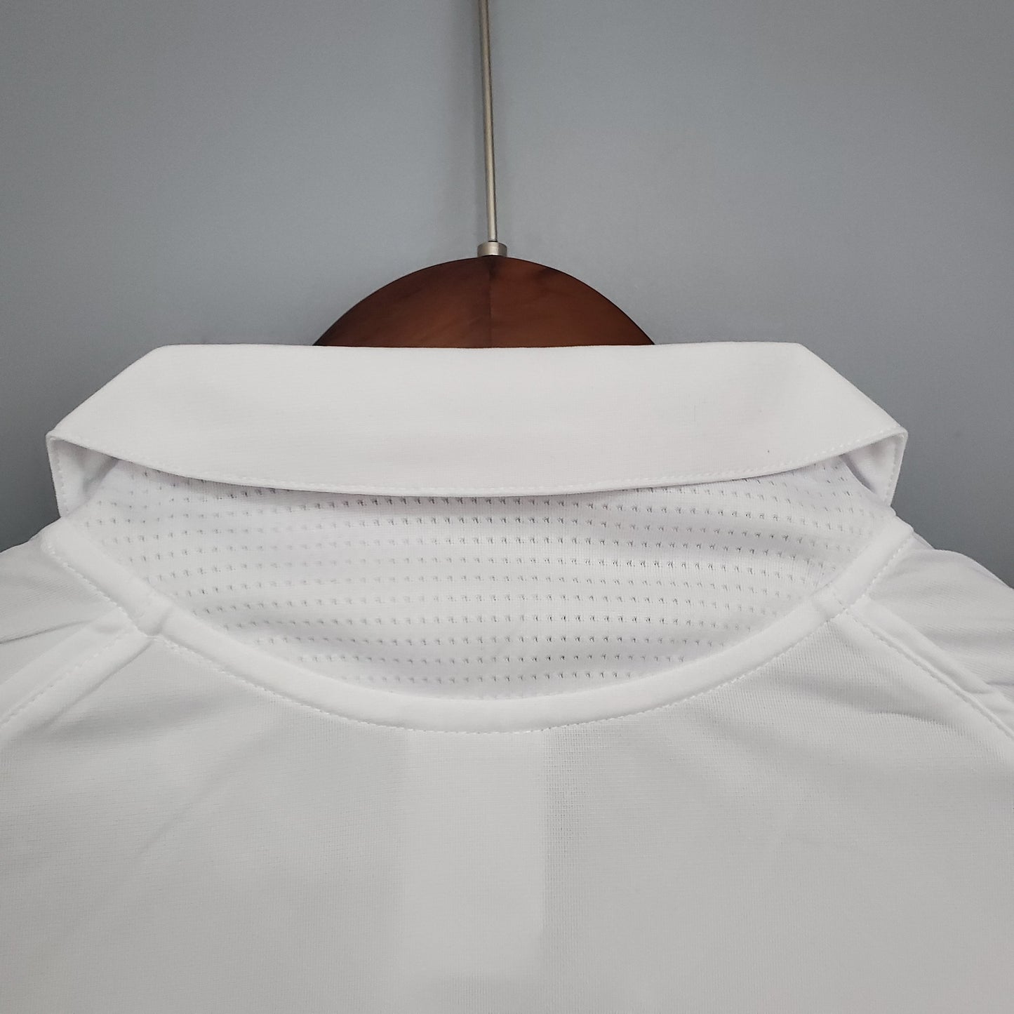 Camisa Retrô Real Madrid 2005/06 I