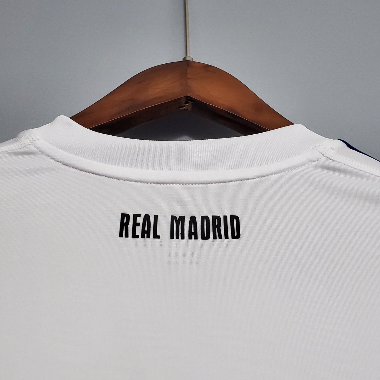 Camisa Retrô Real Madrid 2010/11 I Manga Longa