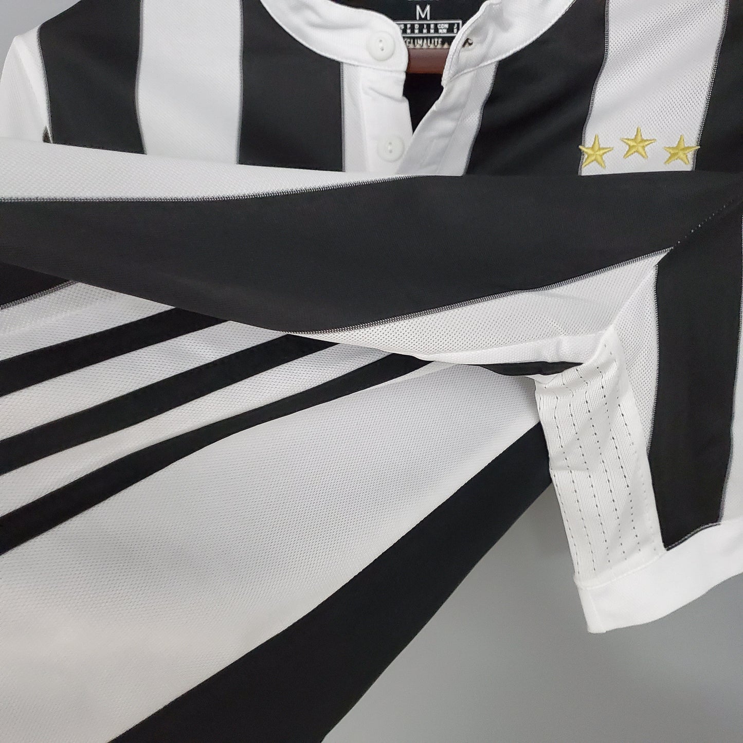 Camisa Retrô Juventus 2017/18 I