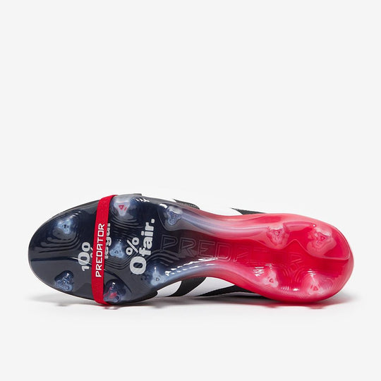 Chuteira Adidas Predator Elite Fold-Over Tongue x Moments Campo