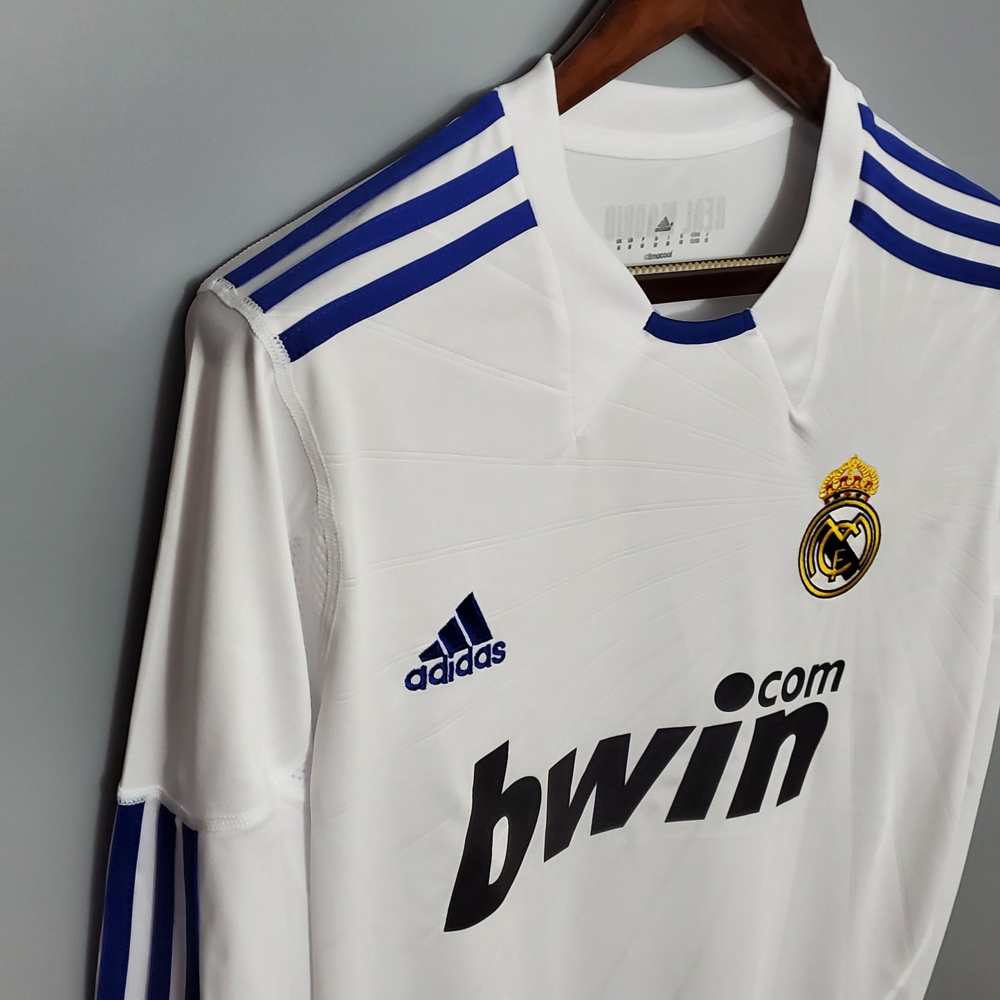 Camisa Retrô Real Madrid 2010/11 I Manga Longa