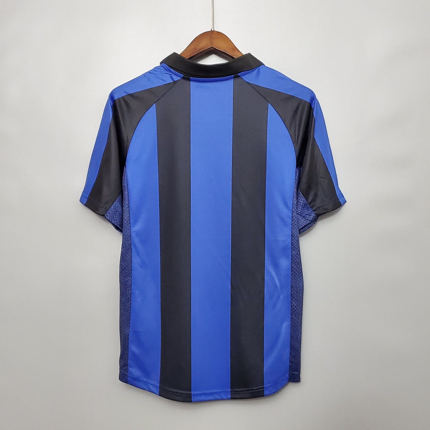Camisa Retrô Inter de Milão 2001/02 I