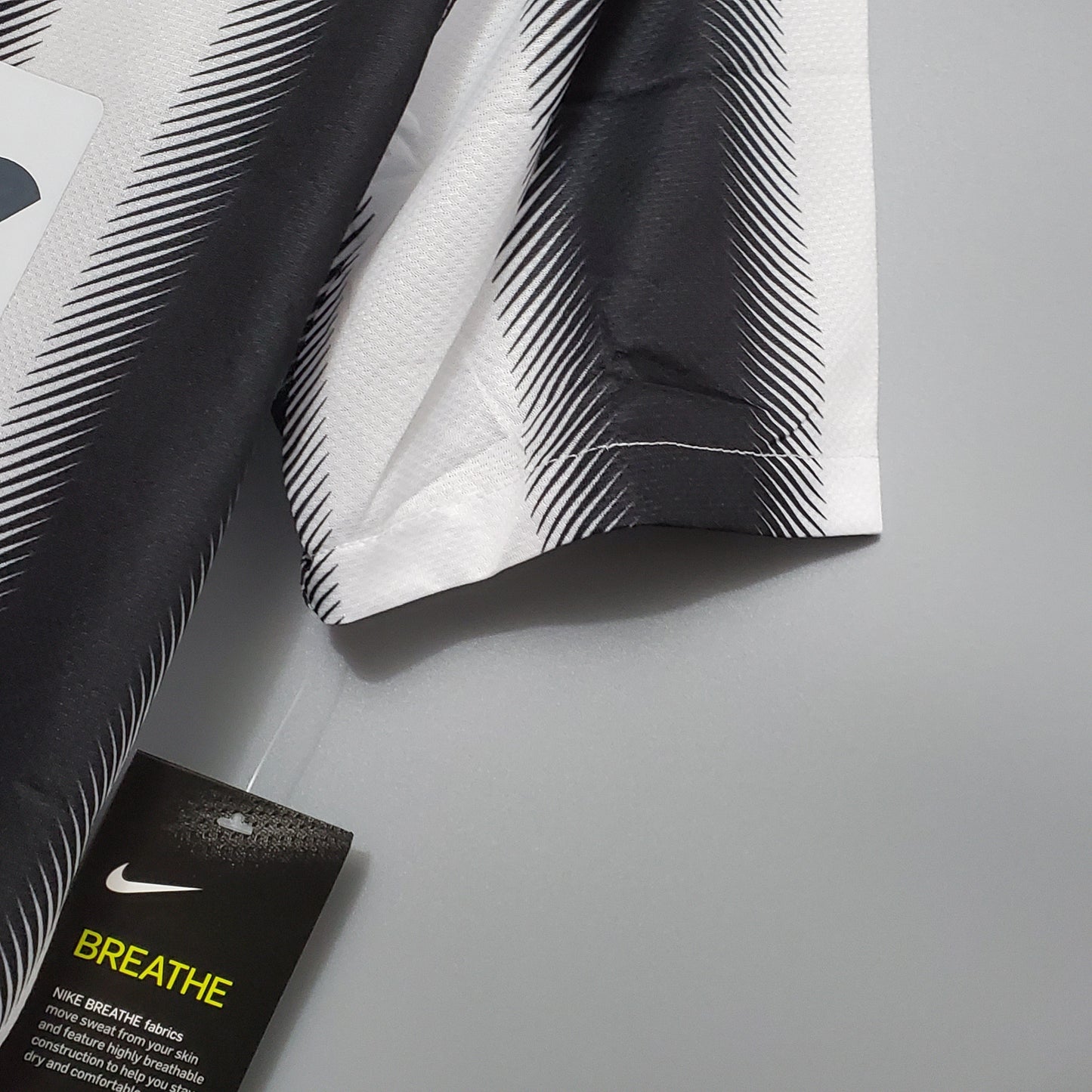 Camisa Retrô Juventus 2011/12 I