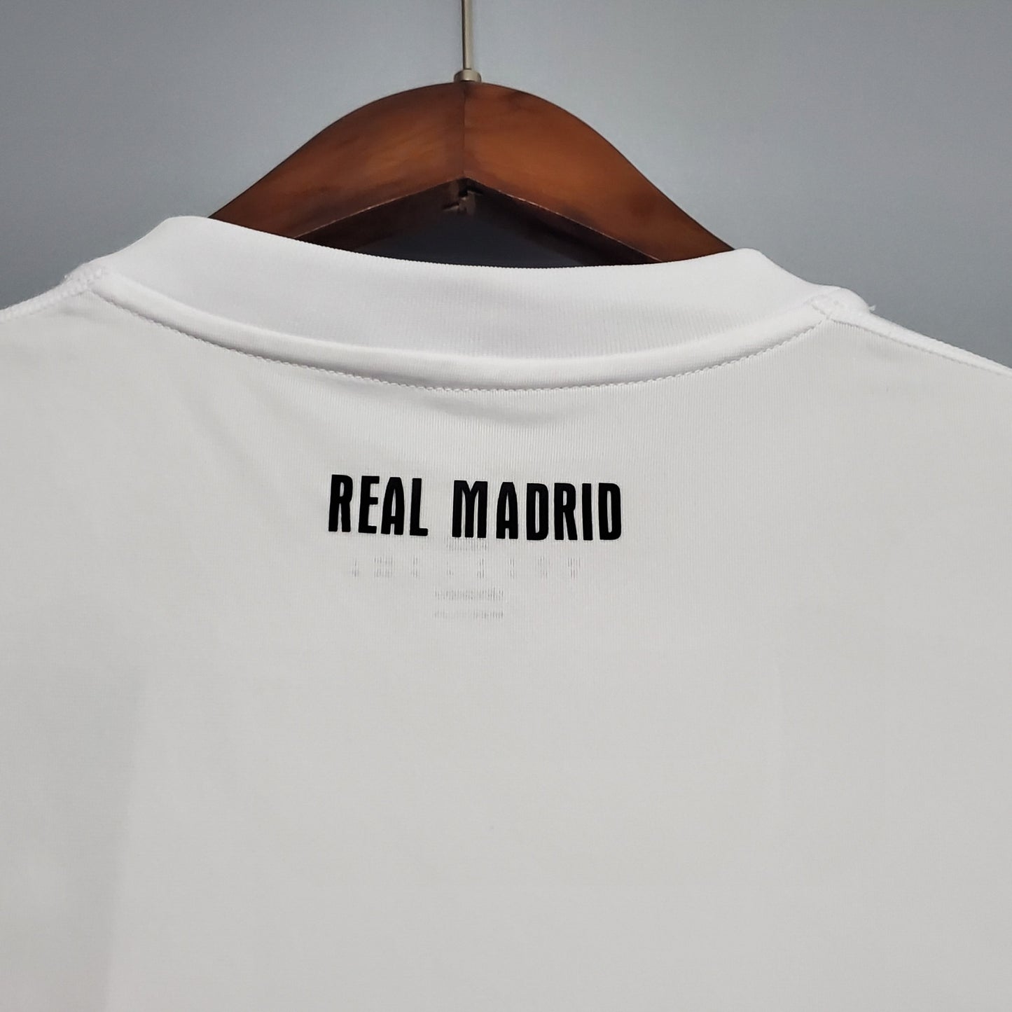 Camisa Retrô Real Madrid 2010/11 I