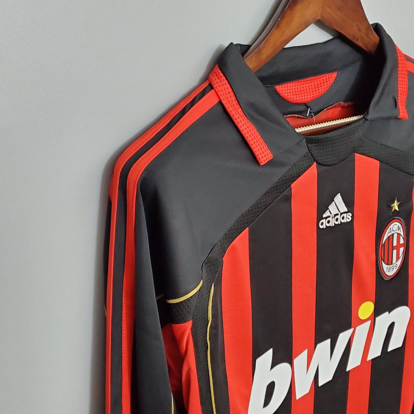 Camisa Retrô Milan 2006/07 I Manga Longa